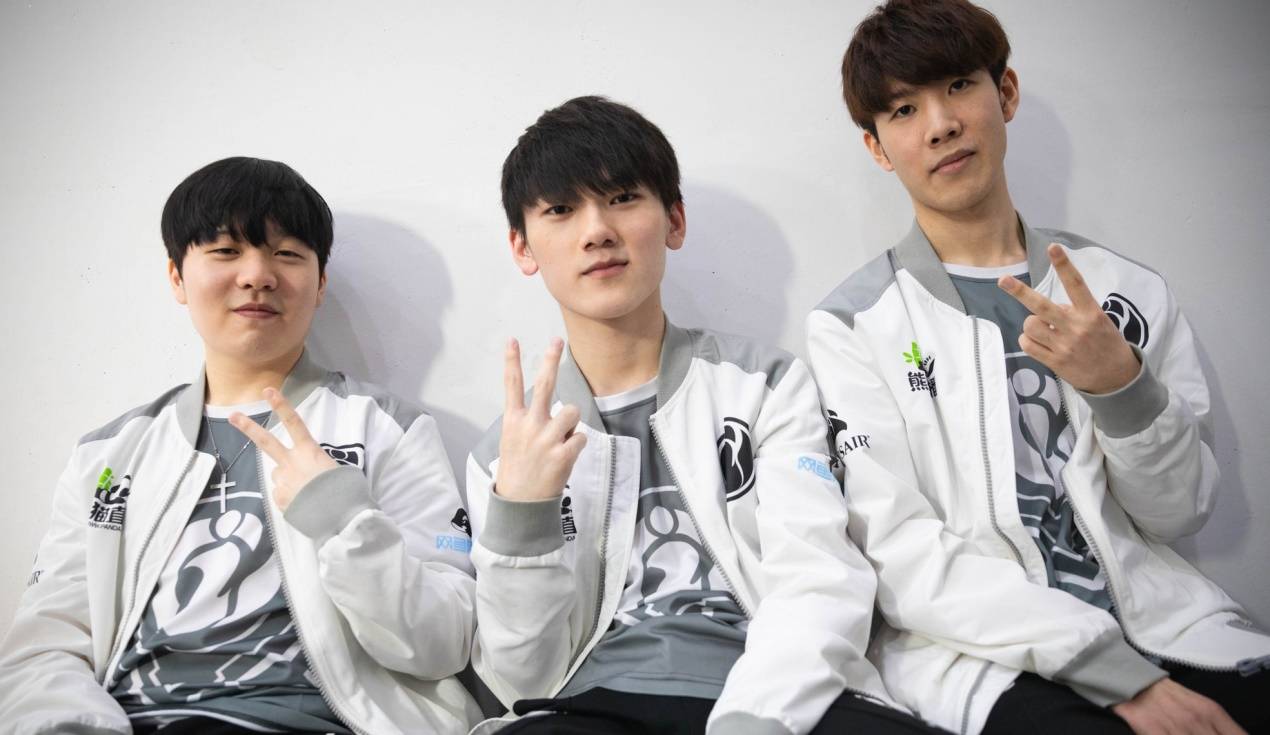 英超-帕尔默双响 进球大战切尔西4-3热刺.